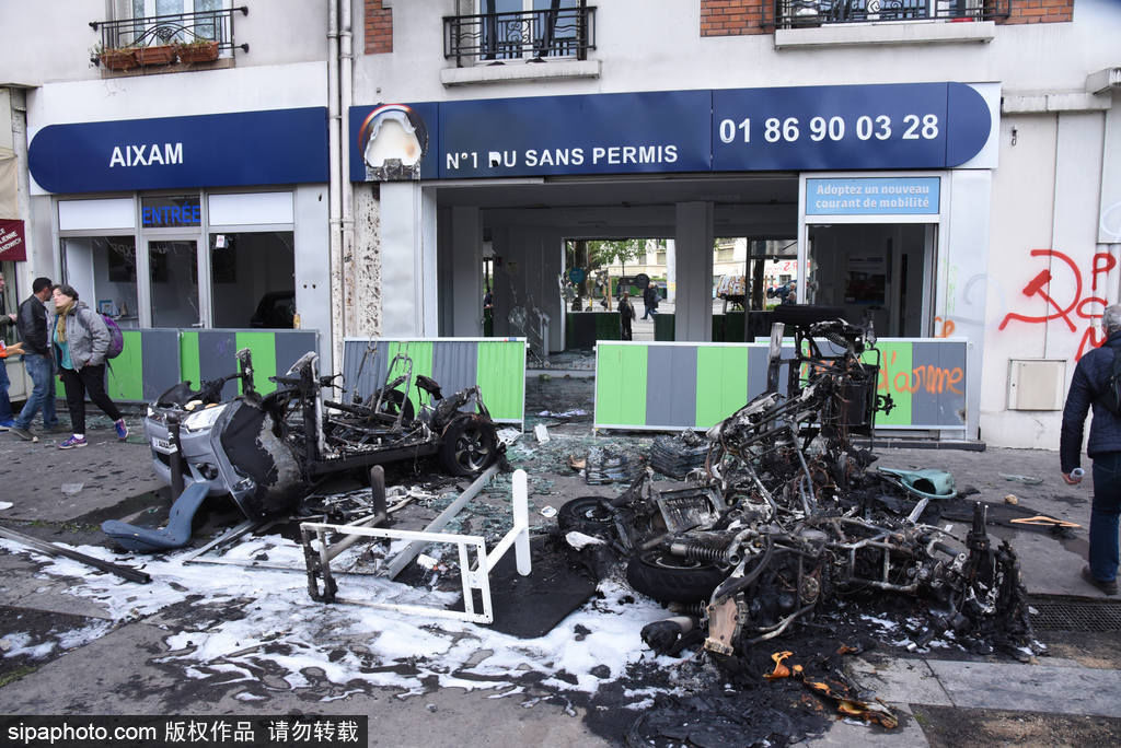 法国巴黎五一骚乱 黑衣蒙面人打砸烧场面混乱