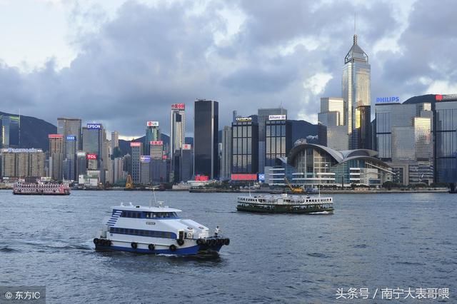 香港普通人一个月工资有多少?看了这样的工资