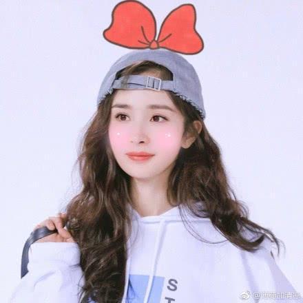 杨幂《明日之子》造型多变 展现完美衣品