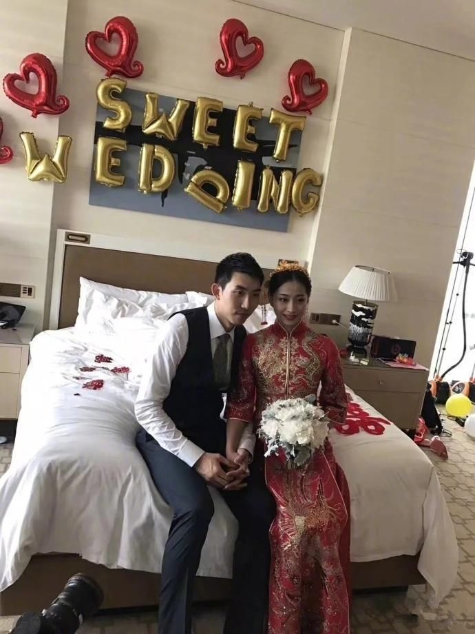前女排国手王茜大婚嫁同行,为激励丈夫领证五