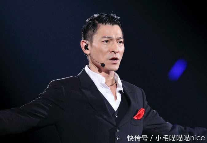 同为歌坛巨星,刘德华开演唱会13万人爆满,张学