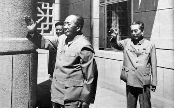 毛主席晚年生活省吃俭用,但工资却总是不够花