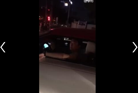 网友等红绿灯路遇王思聪 结果被“王之蔑视”了