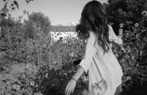 女儿离婚那天,养父开豪车放鞭炮 来接,几句话前