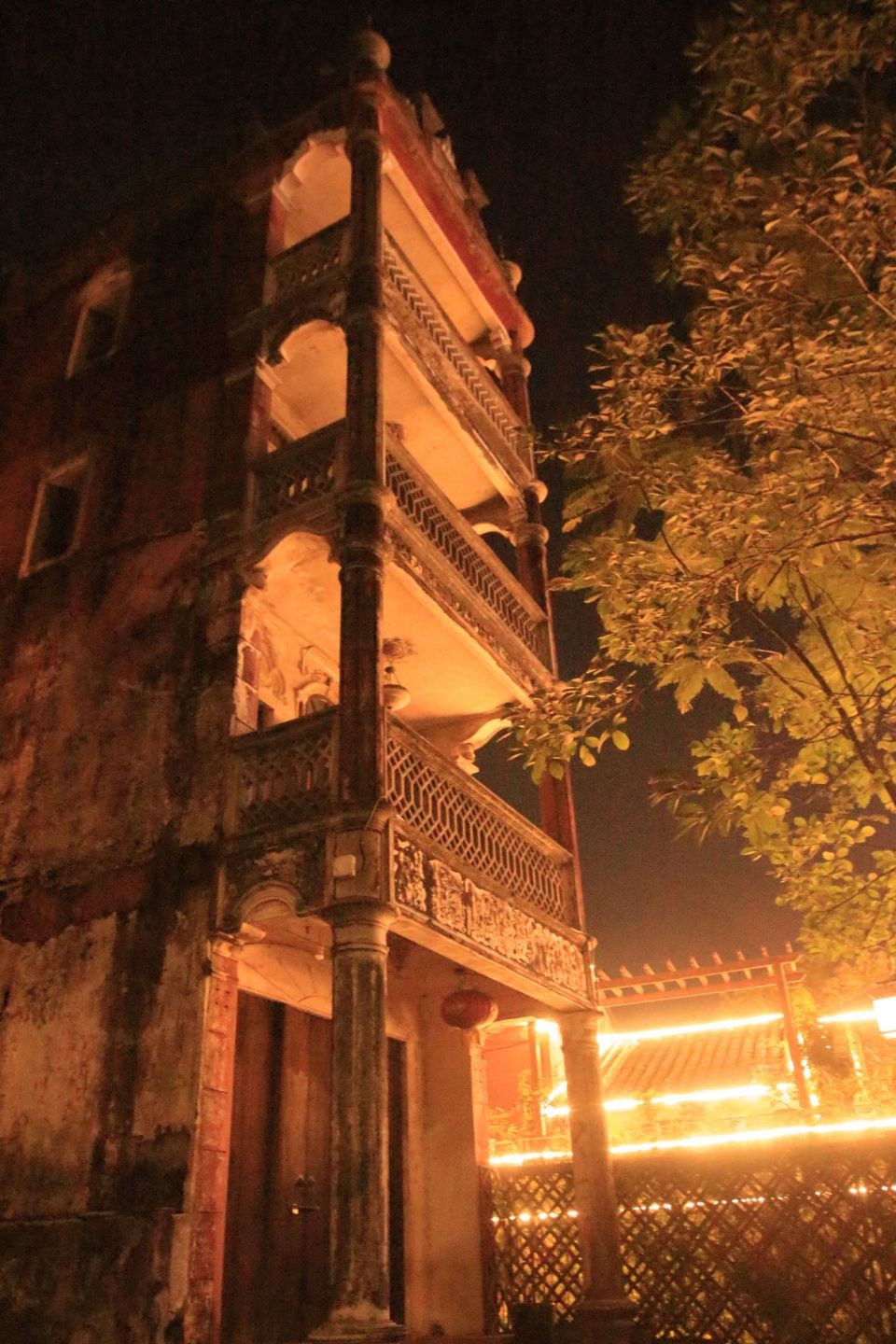 深圳曾经的小香港,如今一片荒芜,仅两人留守