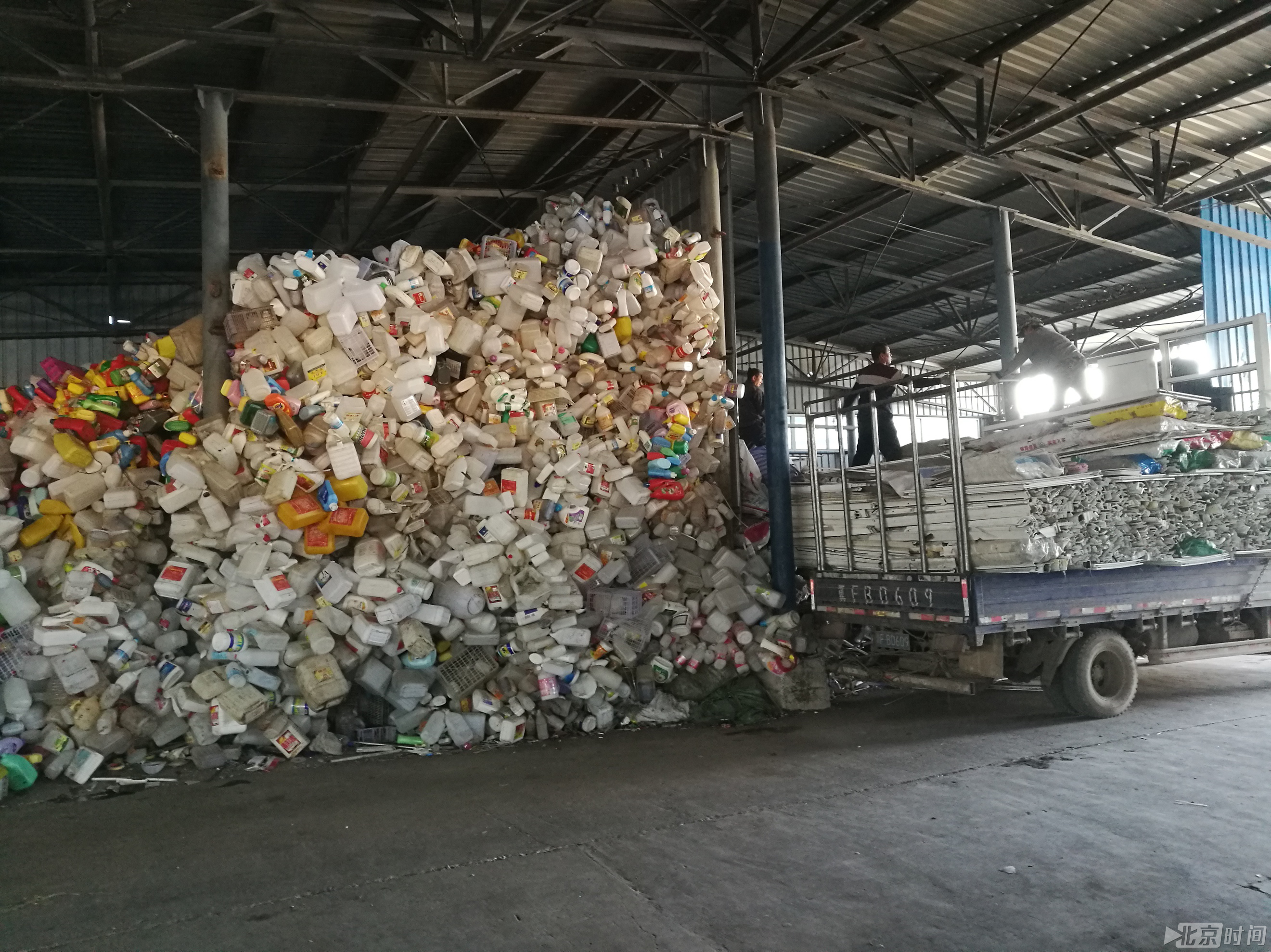 北京各区将设再生资源分拣中心 垃圾变废为宝有了新去处 北京各区将设再生资源分拣中心 垃圾变废为宝有了新去处