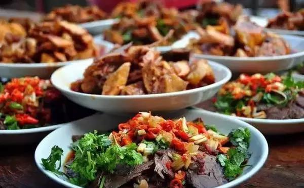 甘肃定西岷县人办喜事排场大啊!谁家又在办酒