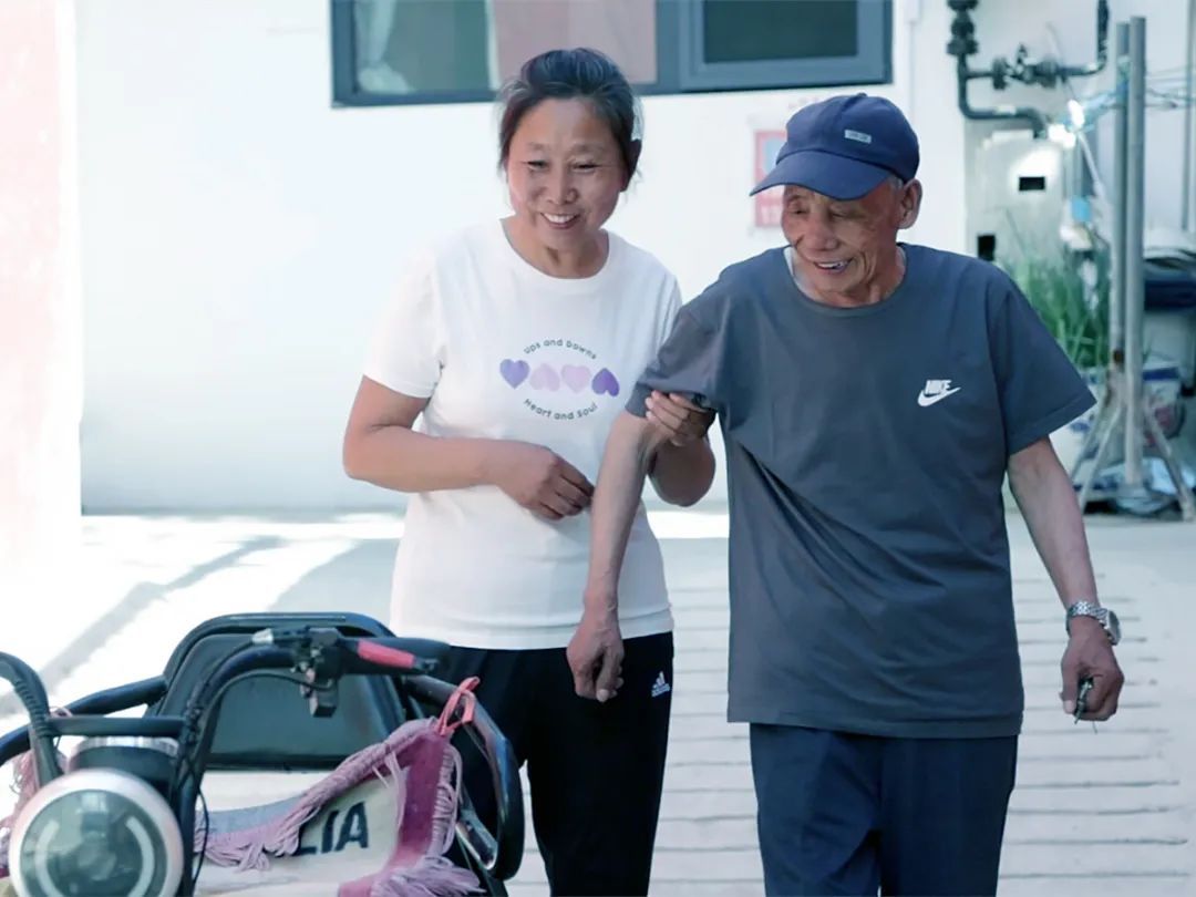 发现真善美|胜似亲闺女,孝顺侄女照顾叔叔十余载_北京时间