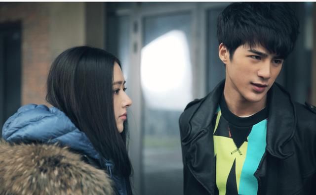 继张云龙之后又一男神表白郑爽!男方外表霸道内心柔软!