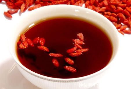 每天吃五粒枸杞有什么好处?坚持一个月身体竟