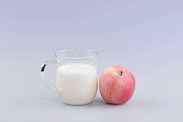 苹果牛奶减肥法2天瘦7斤,快速减肥又不饿,懒人专用的减肥法