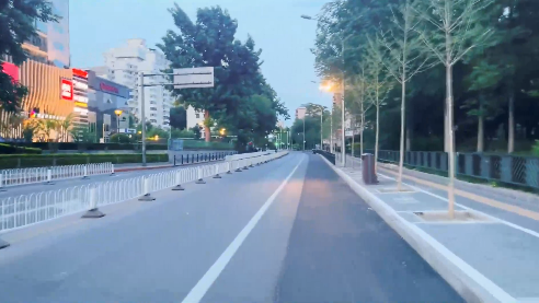 北京战疫直击：探访海淀北太平庄街道管控区域，居民有序开展核酸检测