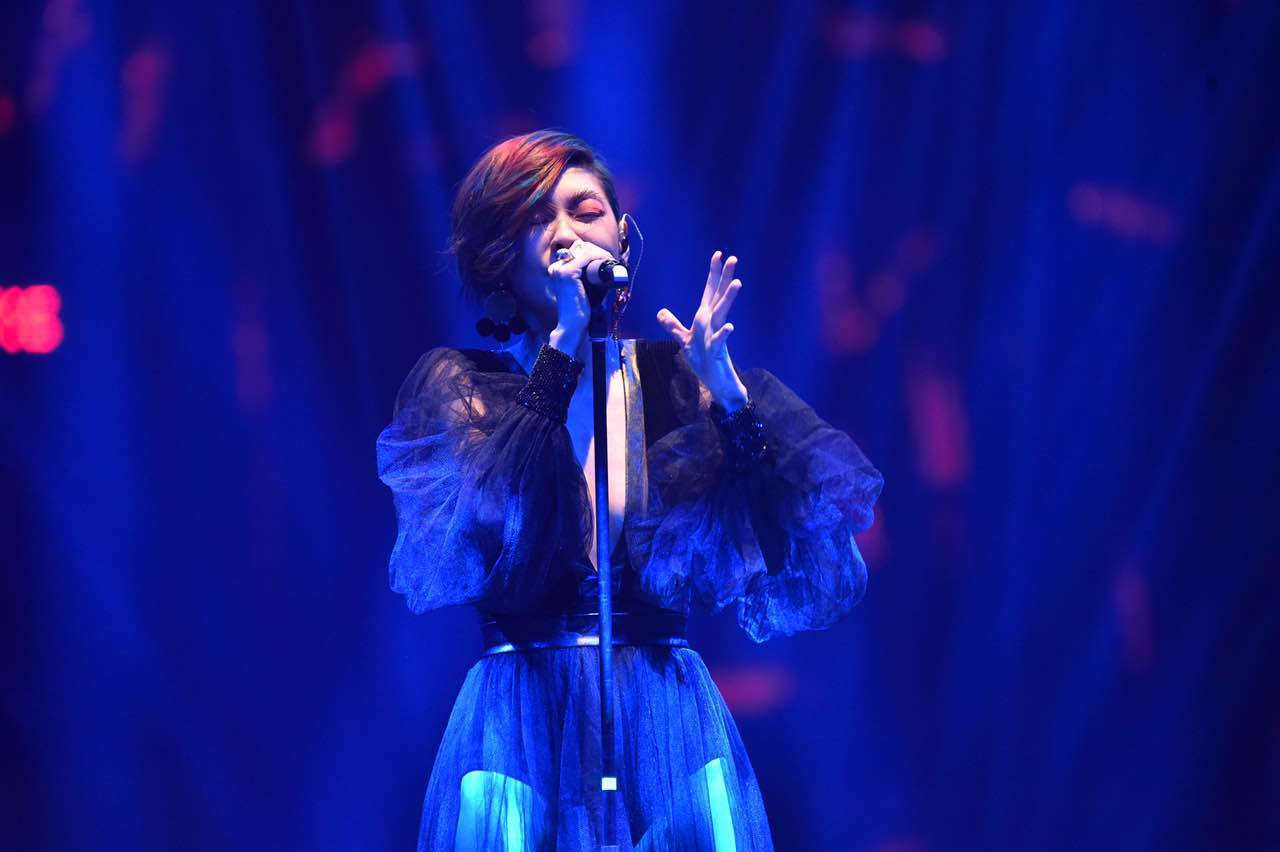 小S内地首唱不输天后 极致浪漫引年末最佳演唱会