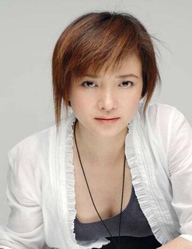 和宋丹丹cp,却逼前妻离婚,他情史和汪峰一样狗血