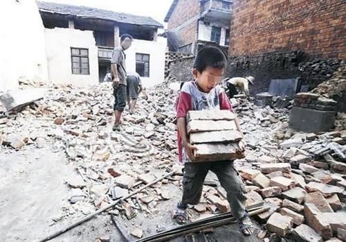 9岁孩子不想读书,妈妈机智教育,回家后孩子哭