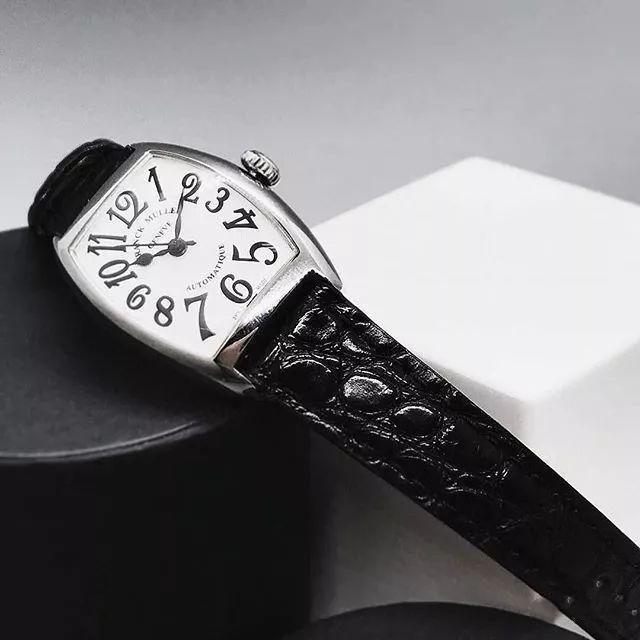 张智霖买过的壕车,比袁咏仪爱马仕还多,腕表却