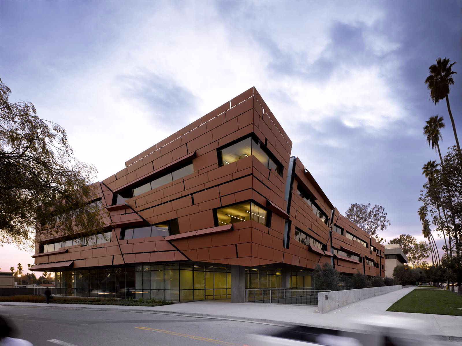 9加州理工学院加州理工学院,创立于1891年,位于美国加利福尼亚州