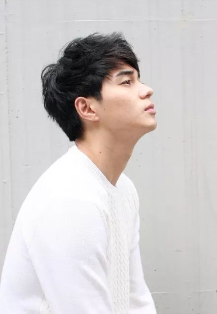 解析如何从六种眉毛看男人性格运势