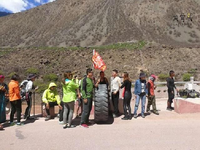 川藏线穷游女愿对这种人穷追不舍,他这样走川