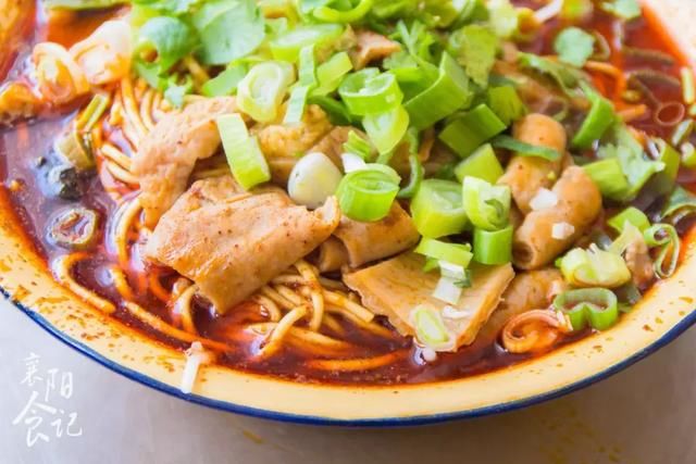 老襄阳人十口相传的面馆,是深夜吃货们的宵夜