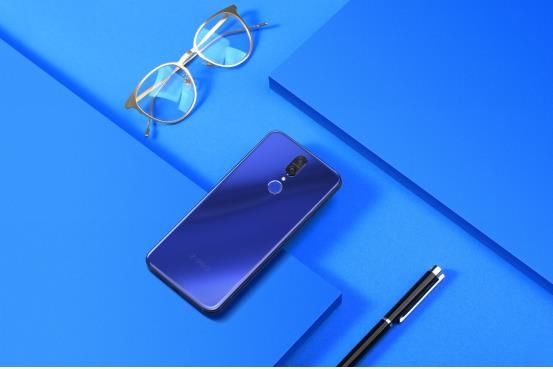 面屏市场争王者 360手机N6 Pro与坚果 Pro2谁