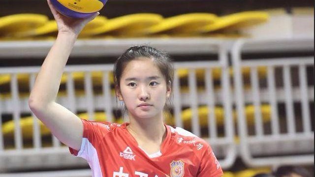女排17岁小萝莉进女排国家队 老爸是足坛名将