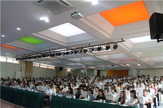 海滨小学举行四川省第一届新岗、青岗教师1+