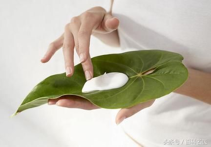 皮,长手癣是怎么引起的?手癣会传染到脸上吗?