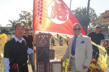 绰号"虾仔",此黑帮老大曾经作恶多端,后异国他乡被判终身监禁