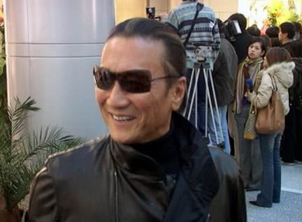 谢贤被称为四爷,身价堪比一线明星,那他在香