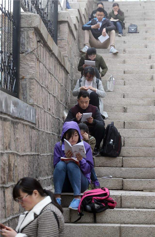 2018青岛公务员笔试开考 考生反响题目不难但