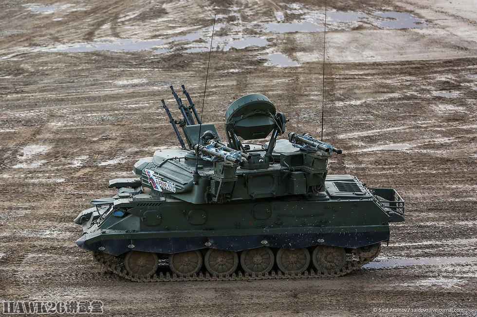 ZSU-23-4M4“石勒喀M4”自行高炮，炮塔后部增加了两组“伊格拉”防空导弹。