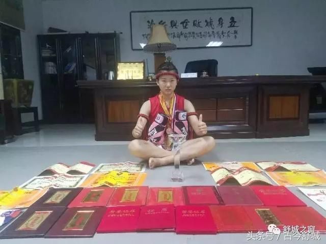 舒城晓天15岁女孩在河南卫视武林风选拔赛上