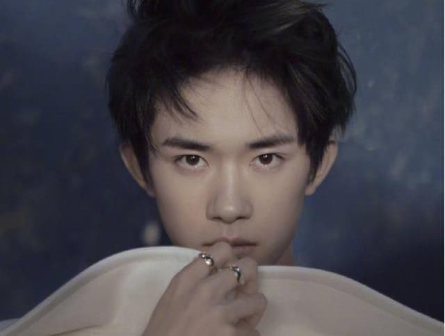 27岁我没有存款,看吴磊、tfboys的收入,网友:我