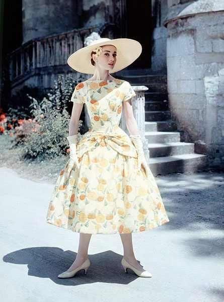 杨幂穿火了猫跟鞋,郑爽显高挑优雅,连baby赵