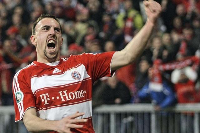 里贝里因脸疤成巨星,梅西患侏儒症成球王:痛苦