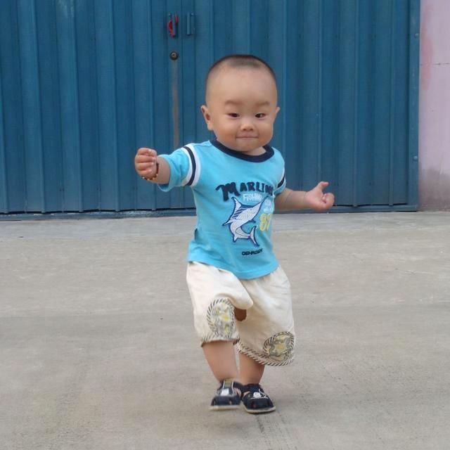 宝宝走路早晚就能看出智商高低?你家的孩子多
