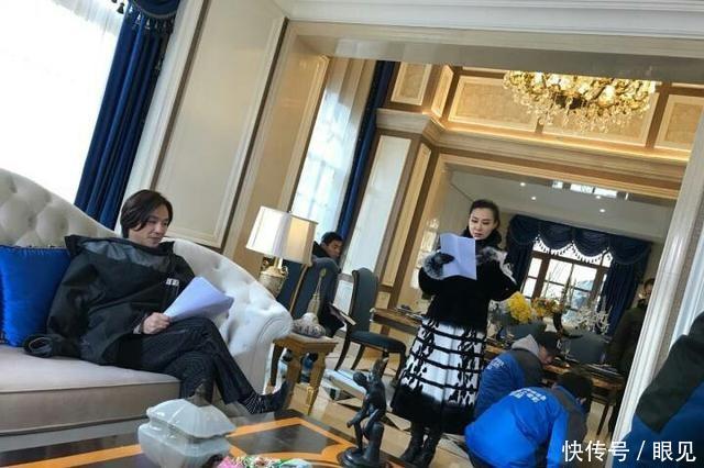 混血演员安娜金遭遇剧组拖欠薪水 微博爆料称