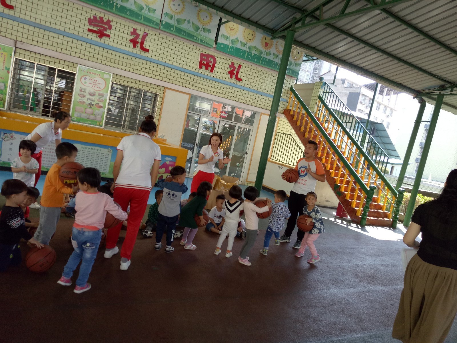 在古城绽放得更加美丽--访慈利县大世界幼儿园