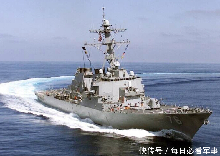 苏27突然升空!高速冲向F14,美飞行员逃离空域