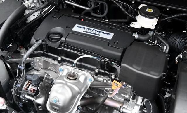 在变速箱方面,gm8匹配爱信第三代6速手自一体变速箱.