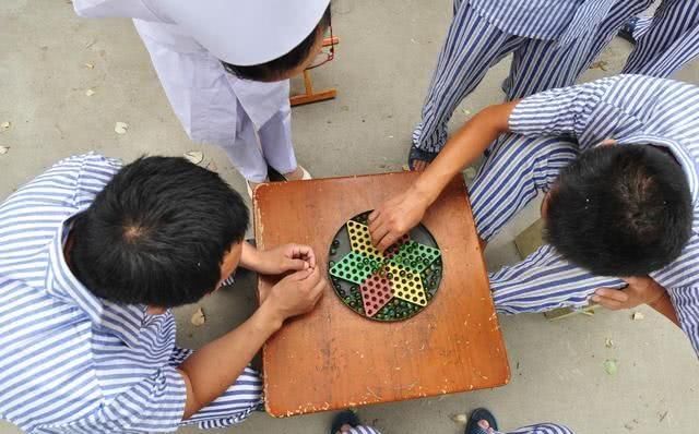 8张图告诉你:精神病人送到精神病院后,精神病