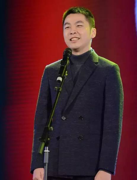 新一代周立宸在众人瞩目中登上舞台