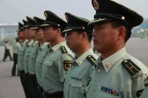 军校都是本科?有没有专科?成绩不好又想考军