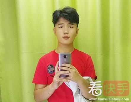 王者荣耀骚白个人资料 骚白本人照片身价曝光