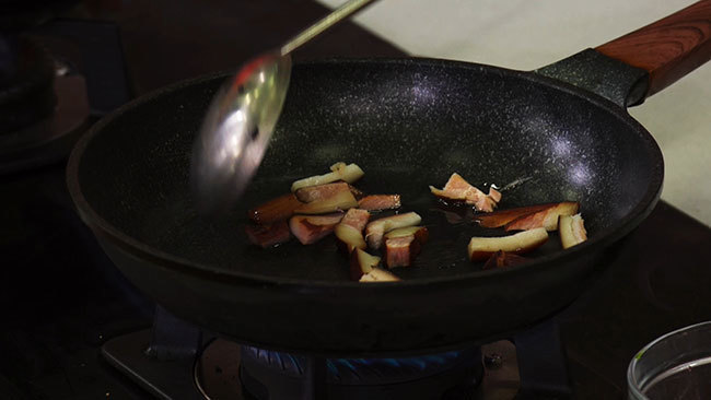 腊肉放在米饭上怎么蒸好吃 t016e51632c9f744627.jpg?size=650x366