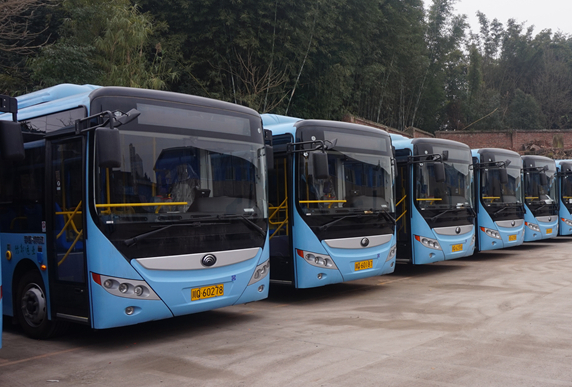 四川宜宾长宁首批15辆纯电动公交车开始运行