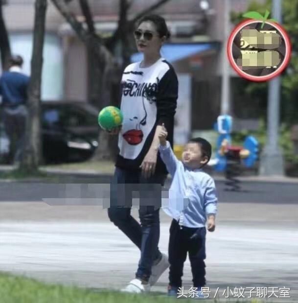 大S怀三胎 两个月孕肚已显怀 经历二胎难产的