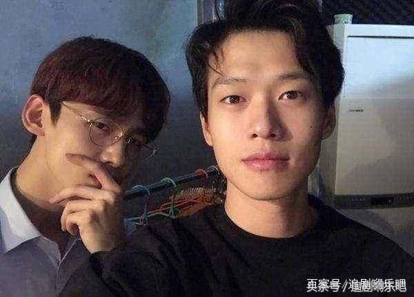 网友在白敬亭微博下要炸锅啦!新鲜出炉的山花