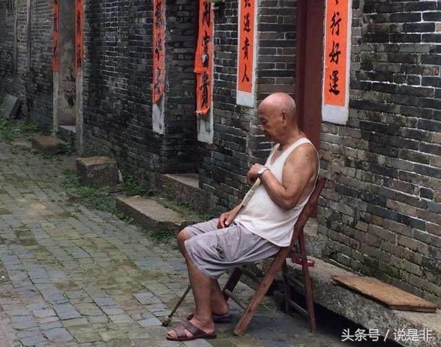 大姑姐让我赡养公婆,我怒怼:亲生女儿都不养父